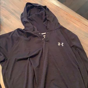 Under Armour Longsleeve Hooded Shirt Size XL